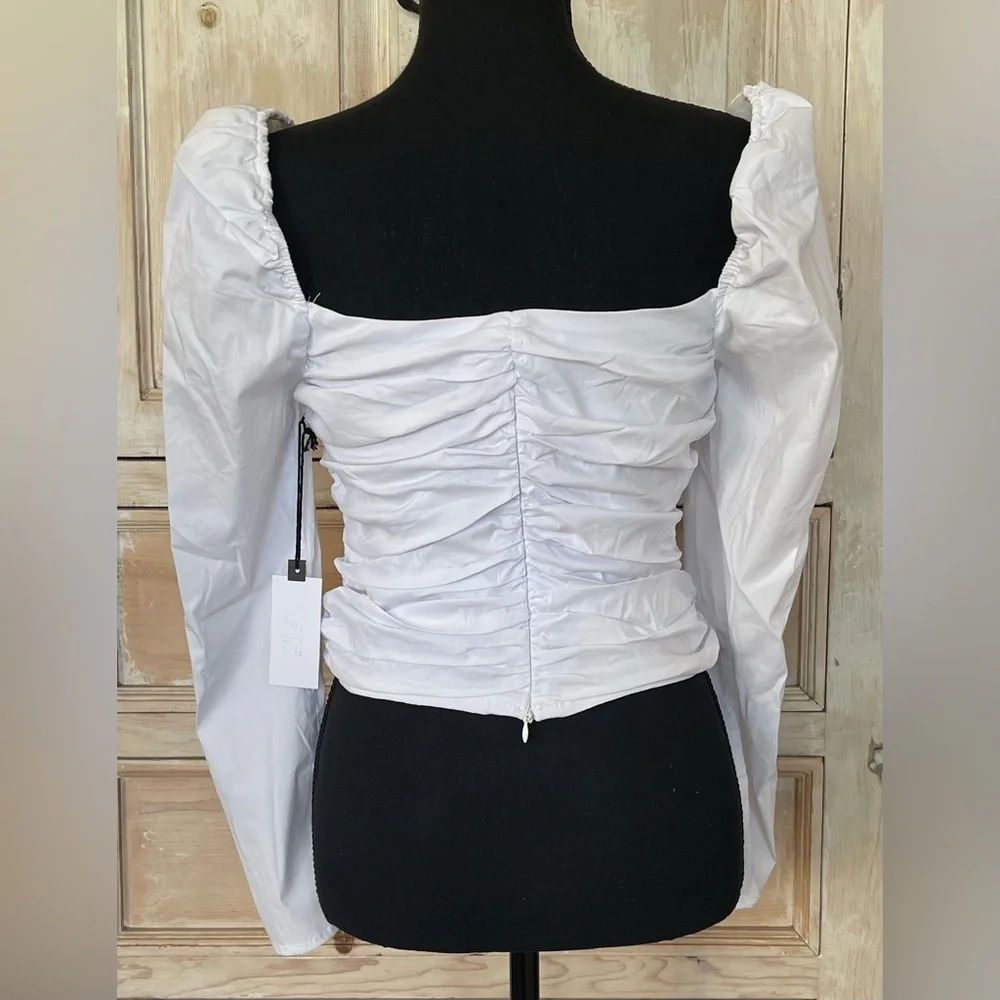 ASTR The Label Sweetheart Neckline Blouse